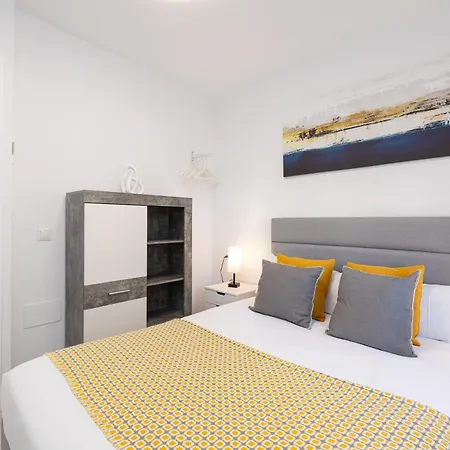 Holidays2malaga Parque Huelin 2nd Line & Terrace Apartment *